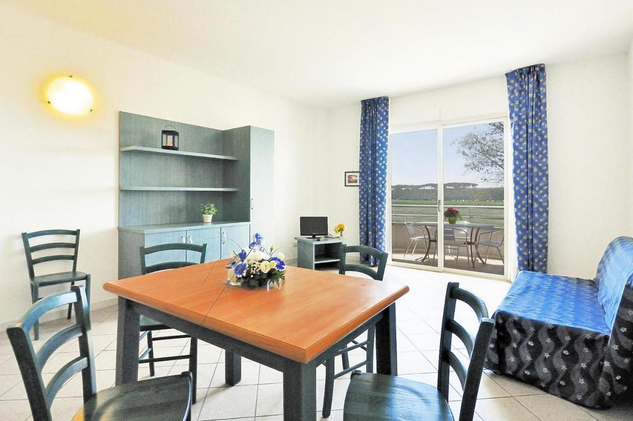 Apartment In Cecina Mare With Outdoor Pool Marina di Cecina Exteriör bild