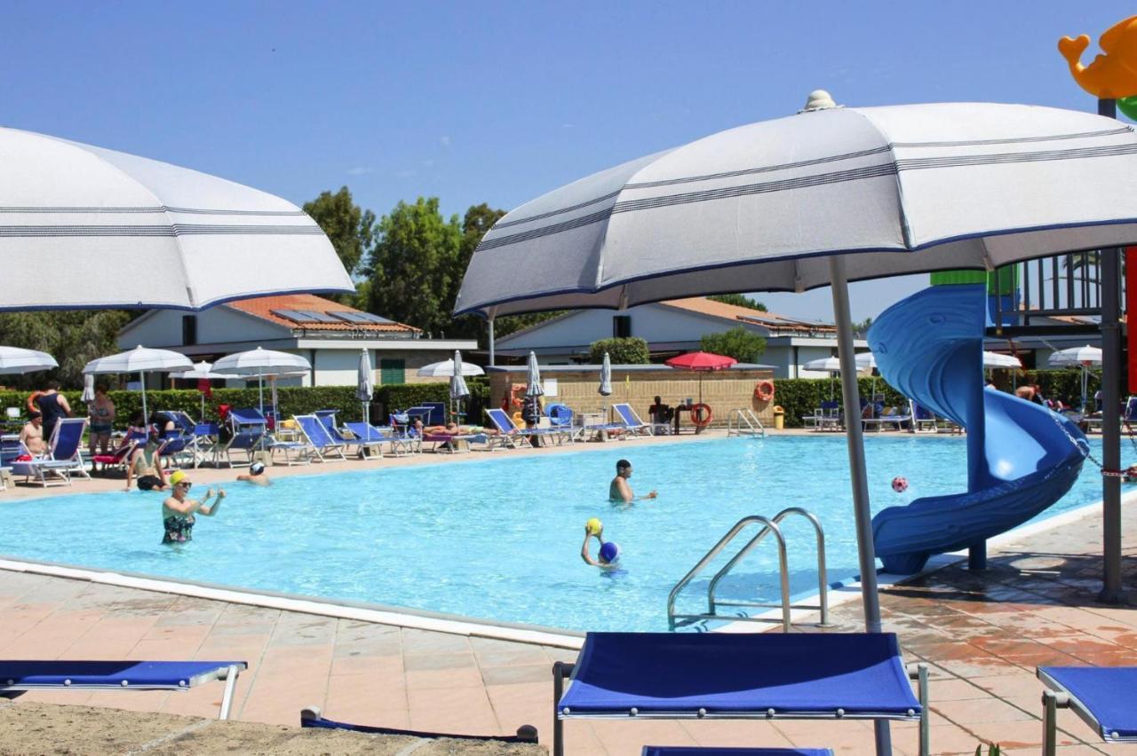 Apartment In Cecina Mare With Outdoor Pool Marina di Cecina Exteriör bild