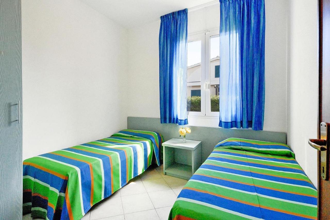 Apartment In Cecina Mare With Outdoor Pool Marina di Cecina Exteriör bild